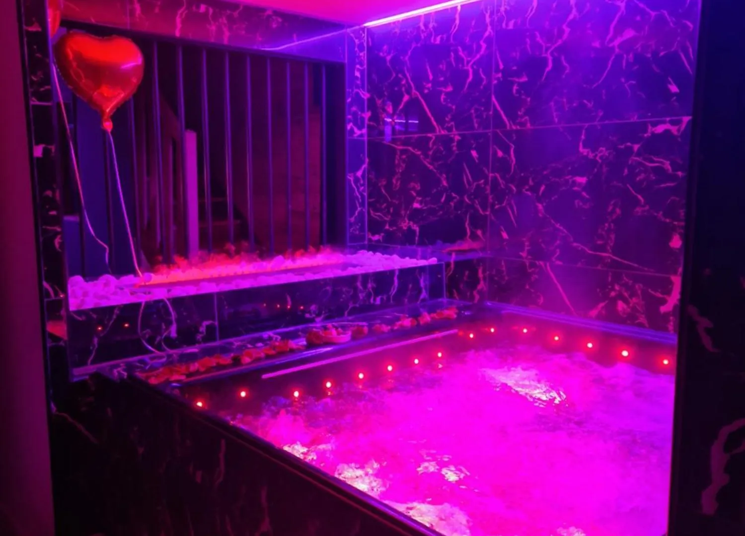Villa La Prestigieuse Sauna Balneo Cine Roannes-Saint-Mary France